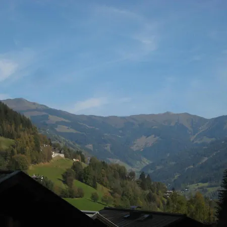 Holiday home Ski-in Ski-out Kriekels - By Alpen
